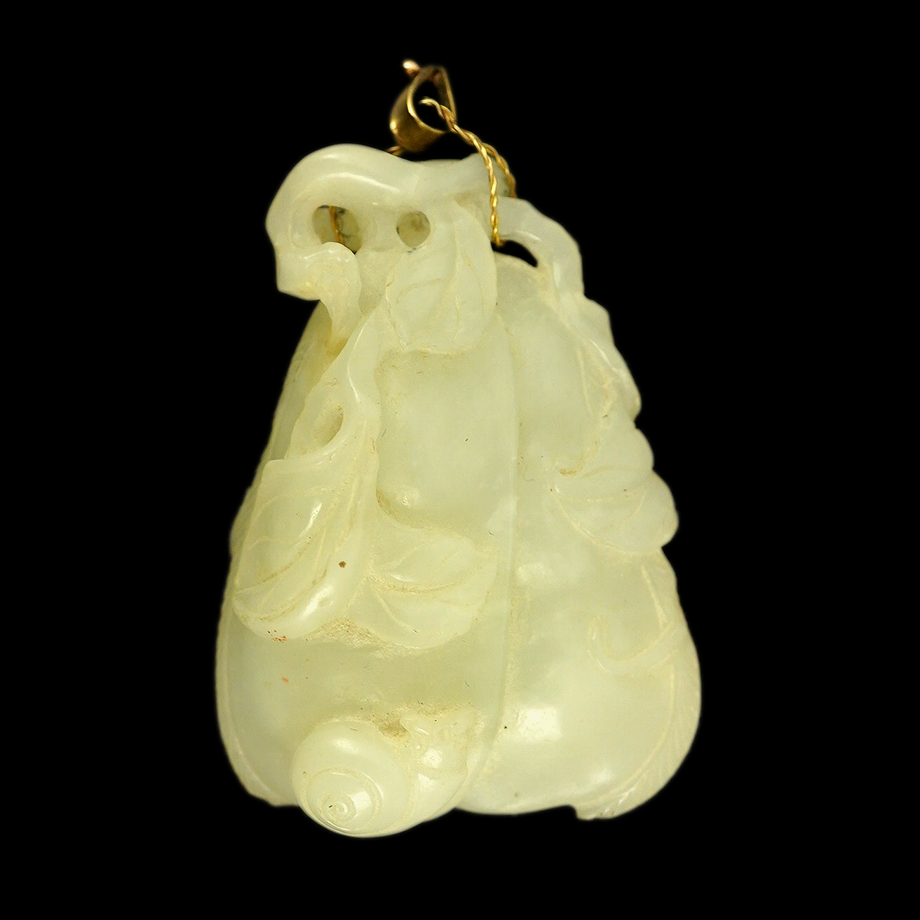 A Chinese pale celadon jade twin gourd pendant, 18th century